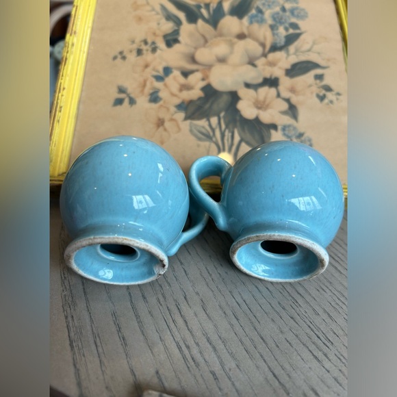 VINTAGE Salt and Pepper Sets plus Two Singles (6 pieces) - Picture 12 of 16